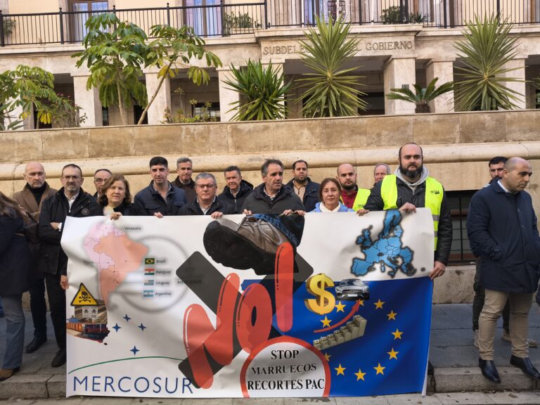 Lee más sobre el artículo ASAJA, COAG, COEXPHAL Y COOPERATIVAS AGRO-ALIMENTARIAS DE ALMERÍA VALORAN POSITIVAMENTE LA CONCENTRACIÓN FRENTE A LA SUBDELEGACIÓN DEL GOBIERNO